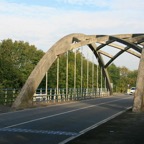 Kouweklauwen-011-brug_over_de_Linge.png